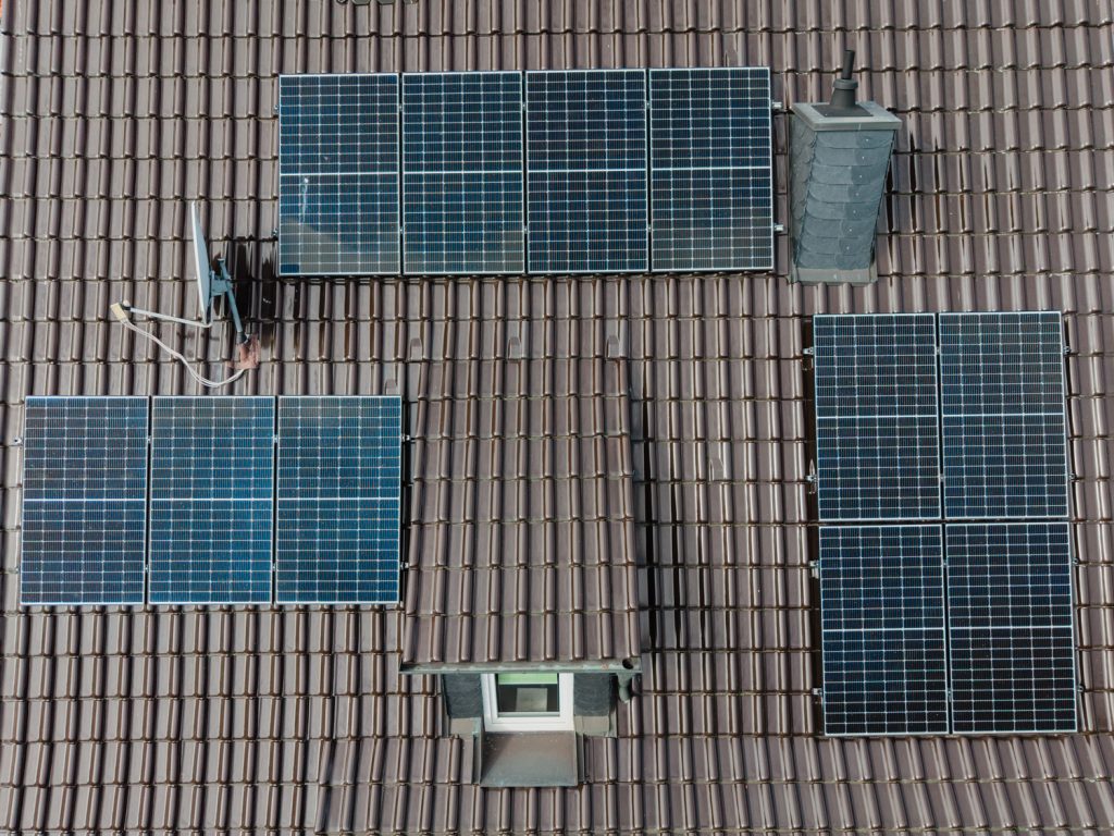 Photovoltaik auf Einfamilienhaus in Hanau nach Dachsanierung installiert